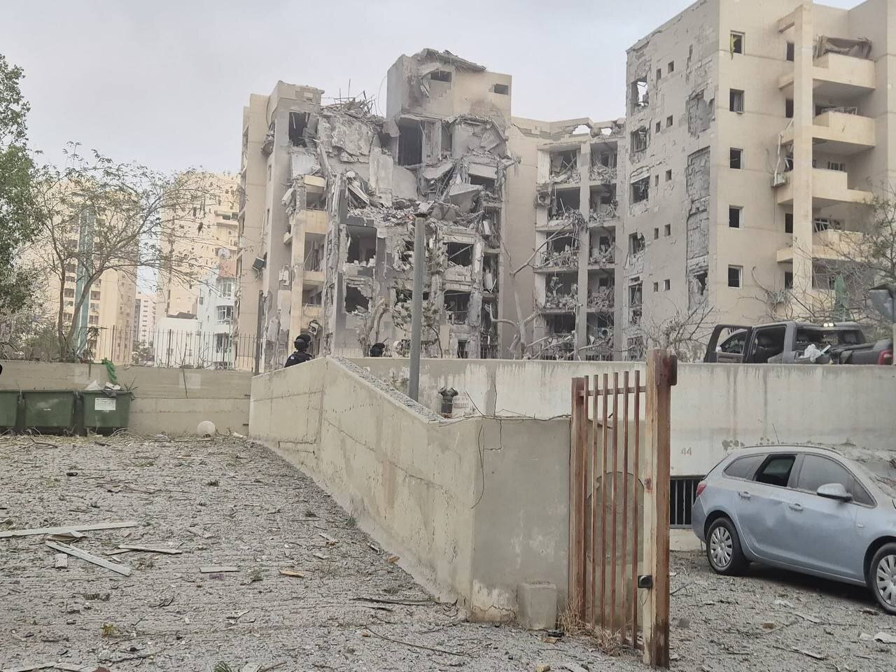 فوری؛ آغاز حمله جدید و گسترده ایران به اسرائیل+ تصاویر| حمله مستقیم به یک ساختمان ۷طبقه | گریۀ صهیونیستها درآمد