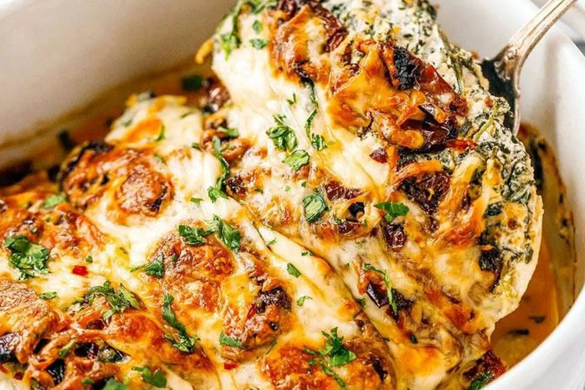 طرز تهیه چیکن کسترول؛ غذای لذیذ و مدرن برای مهمانی ها