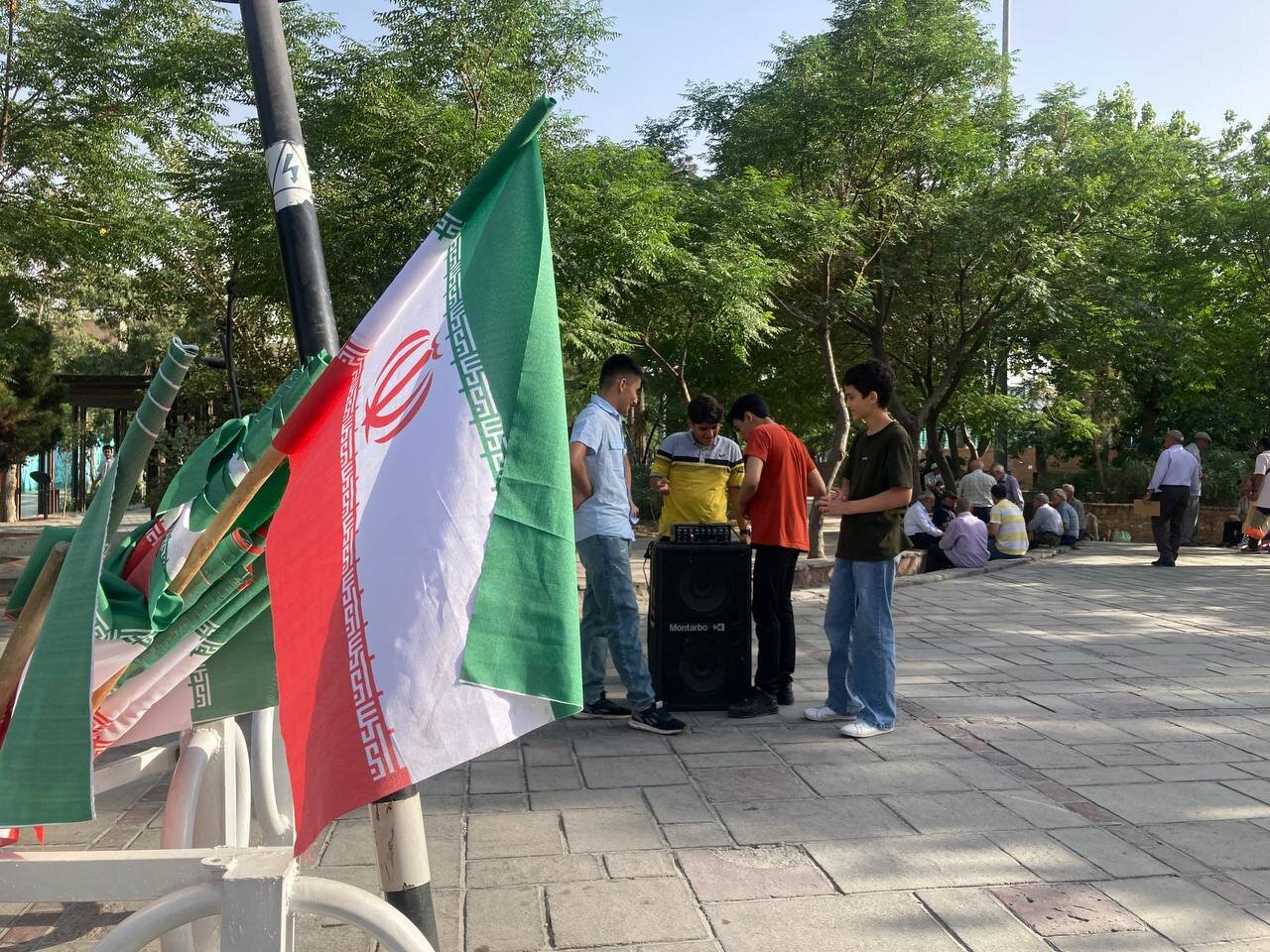 پرچمت بالاست