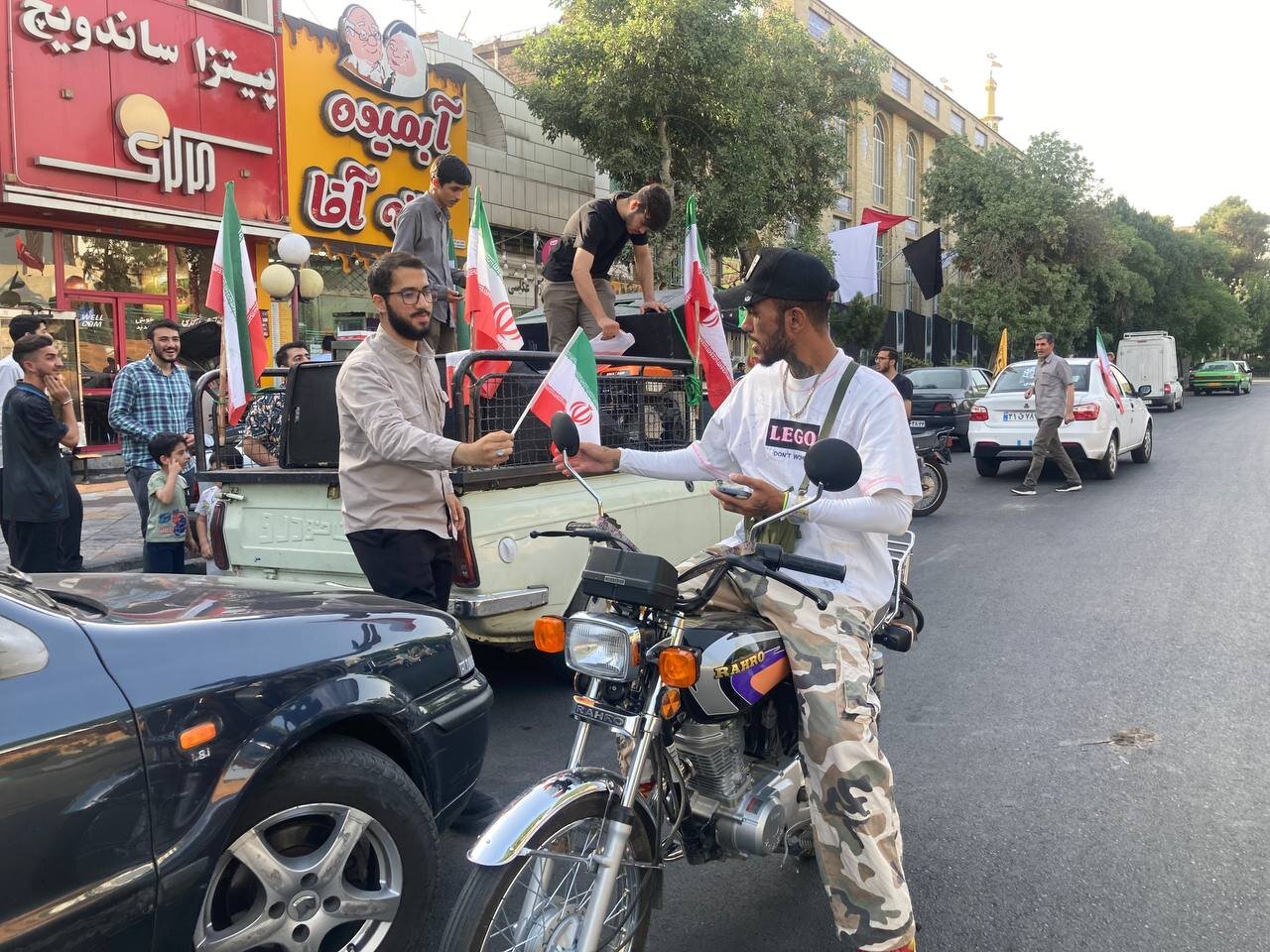 پرچمت بالاست