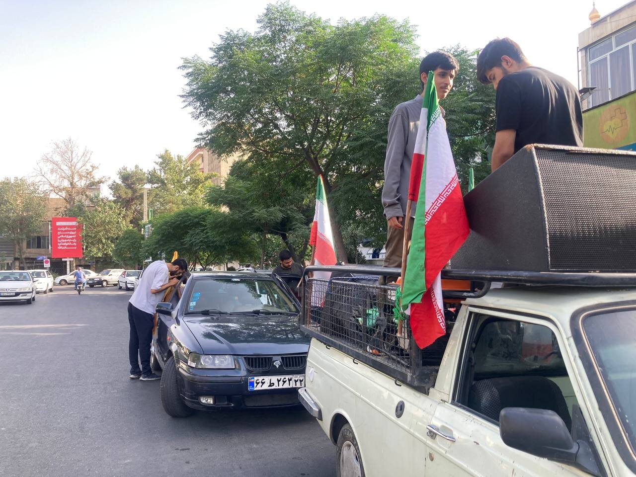 پرچمت بالاست