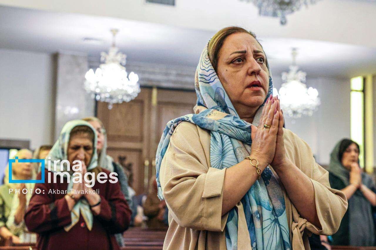 گردهمایی مسیحیان تهران در کلیسای گریگور مقدس در حمایت از نیروهای مسلح گردهمایی مسیحیان تهران در کلیسای گریگور مقدس در حمایت از نیروهای مسلح