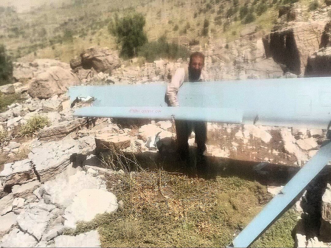 شکار هرمس اسرائیلی توسط مردِ روستاییِ لُر | تصاویر دیدنی؛ آن مرد با پهپاد آمد!