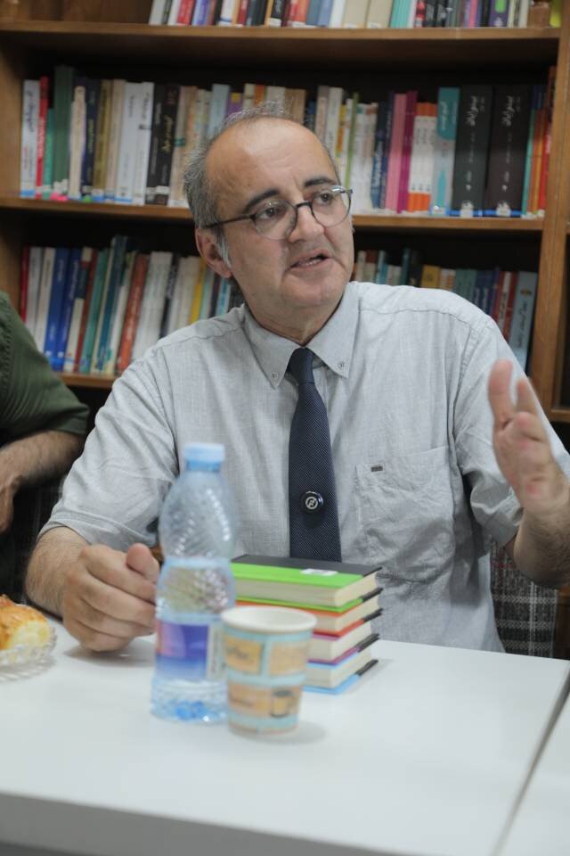 کتابخانهای برای بچههای جوادیه