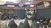 از بقچه بیرون می کشند  دلتنگی ها رو... | درباره هیاتی زنانه ای که در آن سادات ، رخت سیاه را مادرانه بر سر  عزاداران می کشند