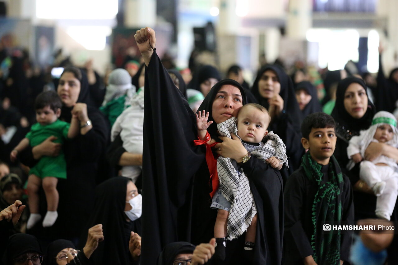 مراسم شیرخوارگان حسینی در مصلای تهران