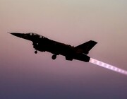 سوختگیری F16 اسرائیلی از سوخت رسان آمریکایی در آسمان + فیلم