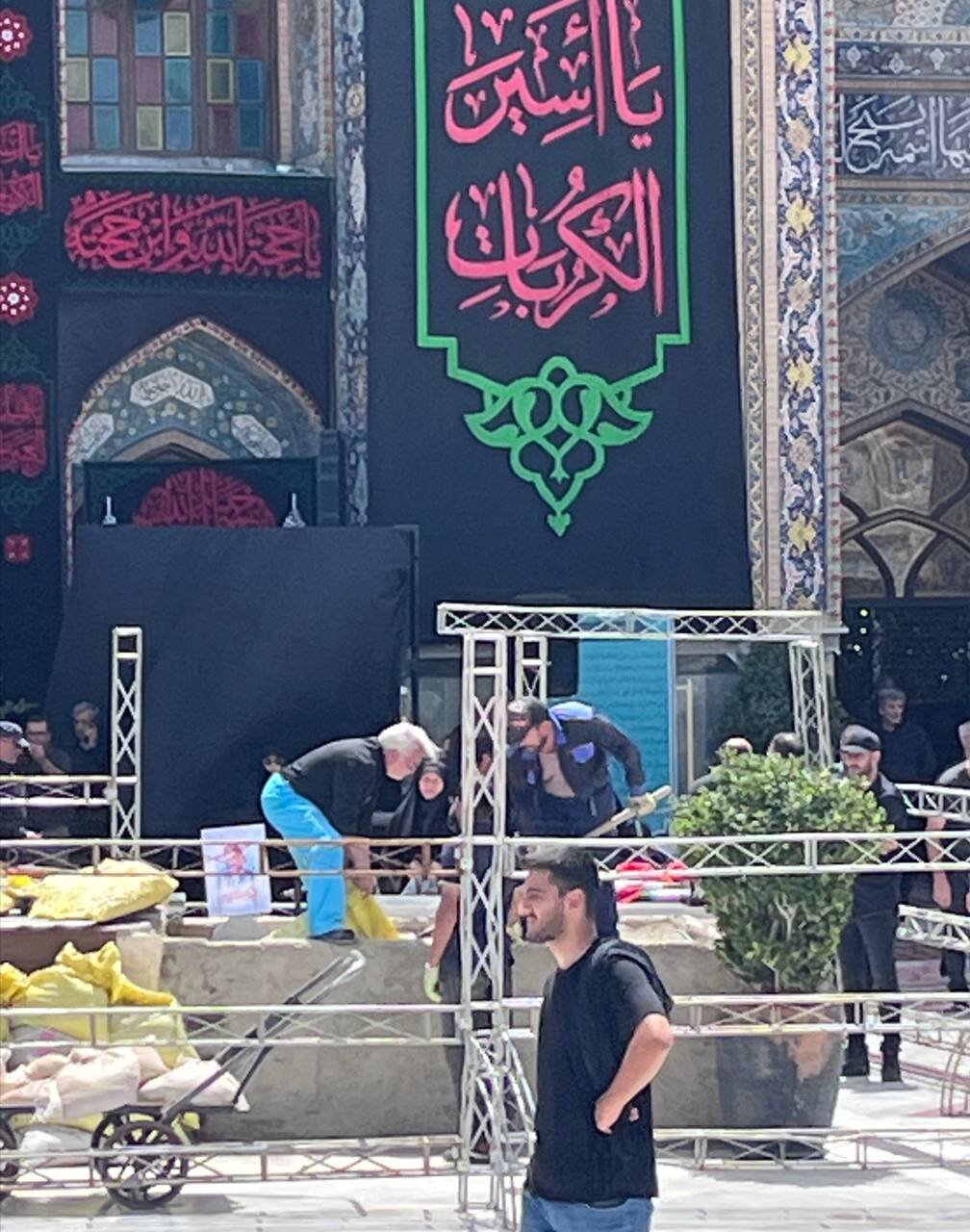 آماده‌سازی قبور شماری از شهدا در امام‌زاده صالح (ع) | تصاویر