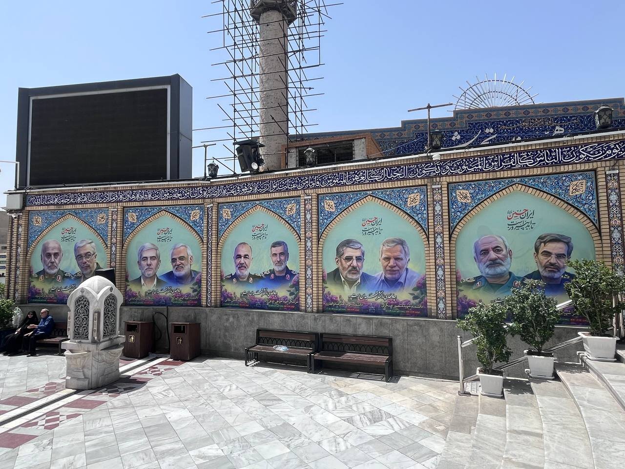 آماده‌سازی قبور شماری از شهدا در امام‌زاده صالح (ع) | تصاویر