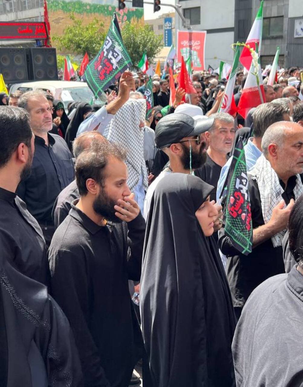 فرزندان شهید سلیمانی در میان تشییع کنندگان شهدای اقتدار | تصاویر