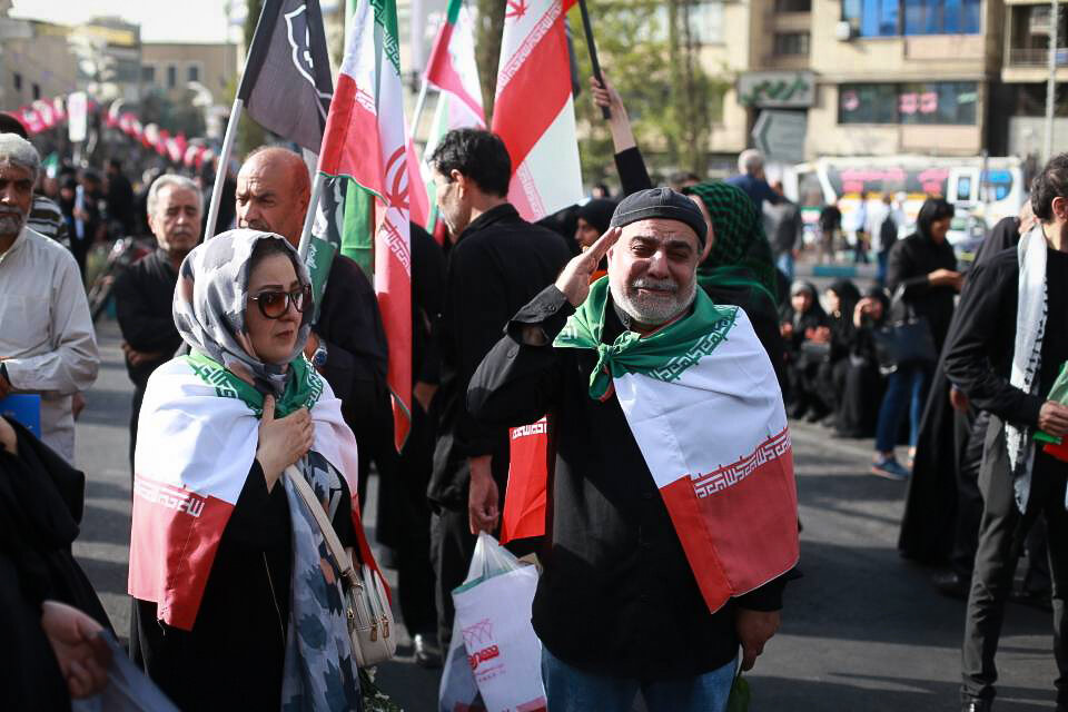 خداحافظ ای شهید | بدرقه پیکر شهدای جنگ تحمیلی با حضور پرشور مردم