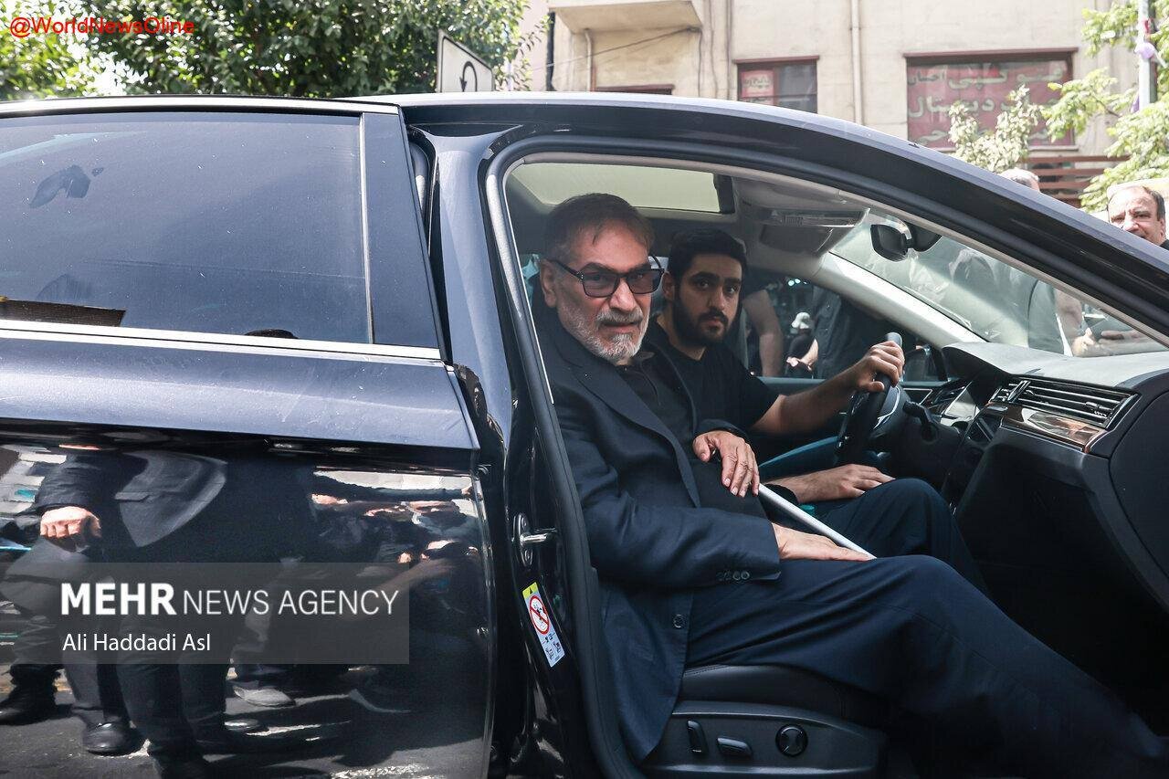 تصویری جدید از علی شمخانی در مراسم امروز تشییع شهدا | عکس