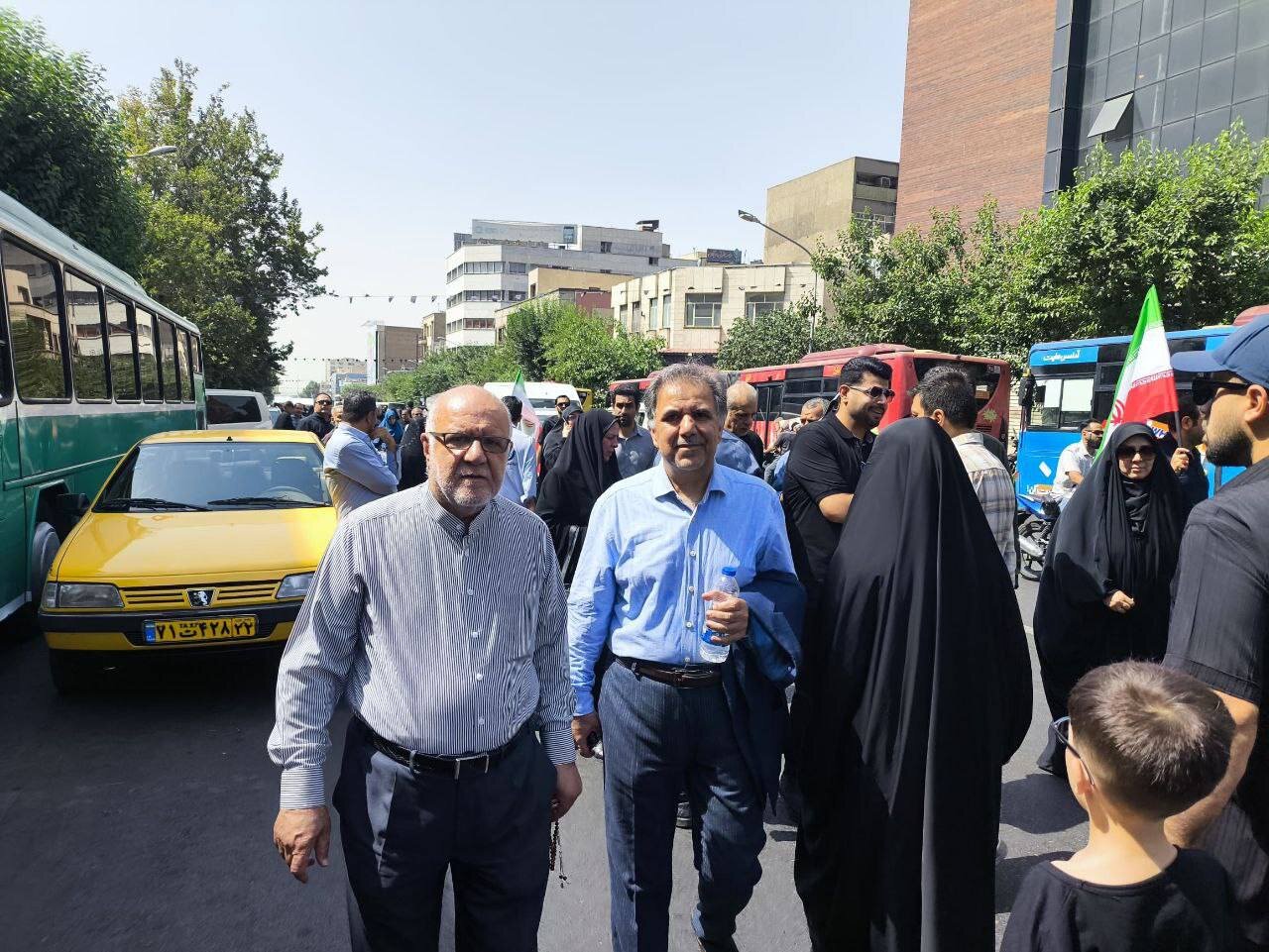 حضور این چهره های سیاسی خبر ساز شد | چرا تشییع شهدای اقتدار نماد وحدت شد؟