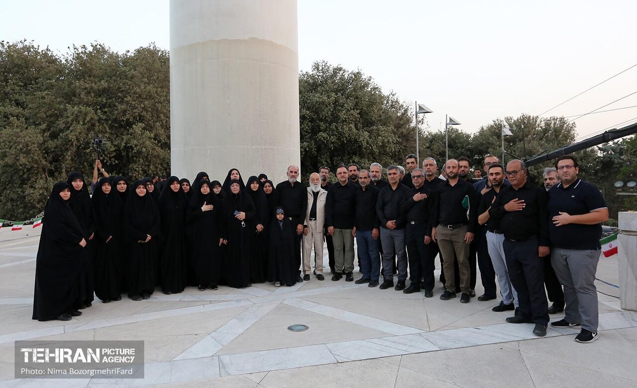 اهتزاز پرچم در عباس آباد 1404