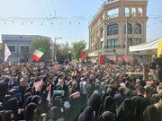 سیل جمعیت در تشییع سردار رشید و فرزندش + ویدئو | تصاویری از اقامه نماز بر پیکر پدر و پسر شهید