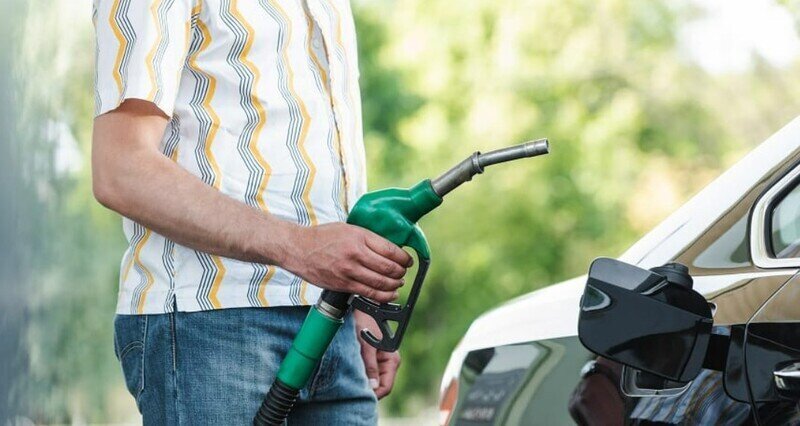 آسیب‌های پر کردن بیش از حد باک خودرو چیست؟