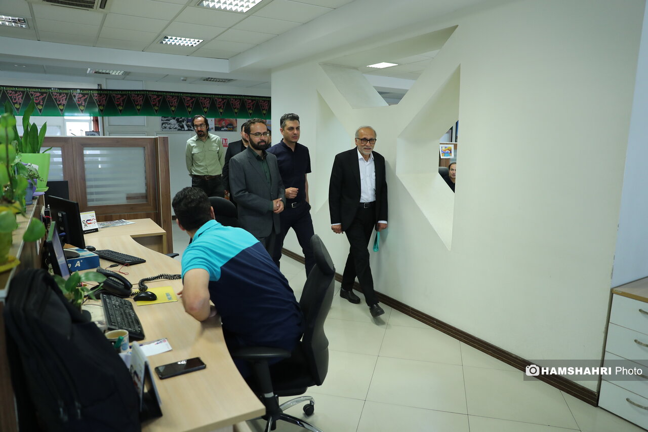 بازدید رئیس سازمان اورژانس کشور از تحریریه همشهری