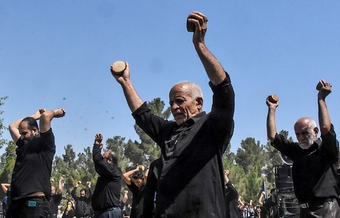 آیین قدیمی"سنگ‌زنون" در تهران به یاد سالار شهیدان