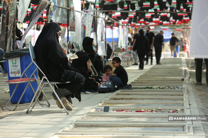 مزار شهدای جنگ تحمیلی 12 روزه