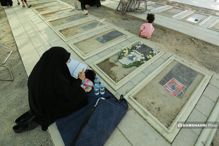 مزار شهدای جنگ تحمیلی 12 روزه