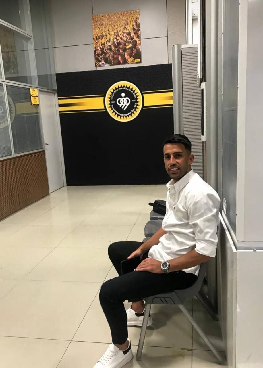 شوک سپاهان به استقلال؛ آبی پوش قدیمی به اصفهان رفت + عکس