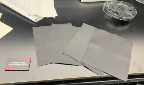 ساخت چرم لوکس از لاستیکهای قدیمی توسط مرسدس بنز!