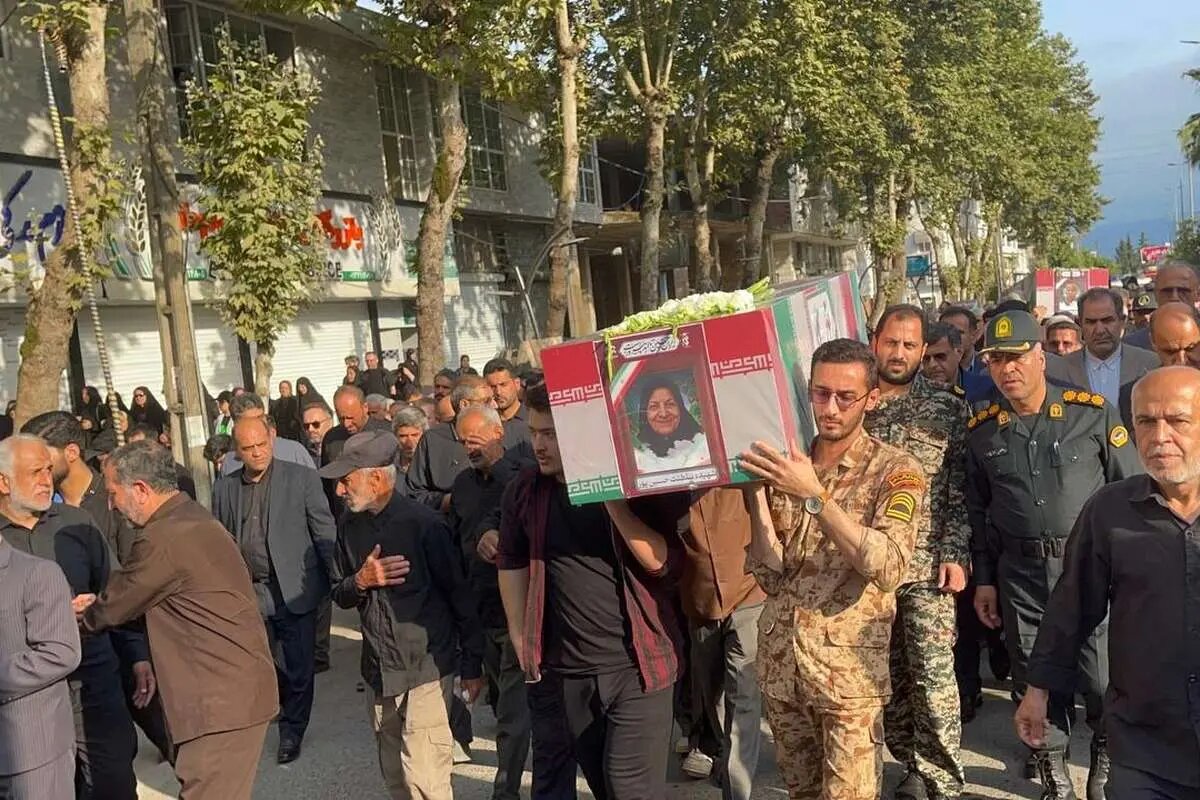 حضور یک مقام دولتی ارشد در تشییع شهدای آستانه اشرفیه + ویدئو