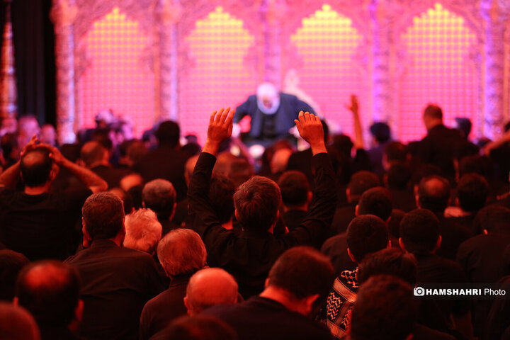 مراسم عزاداری شیخ حسین انصاریان در حسینیه هدایت