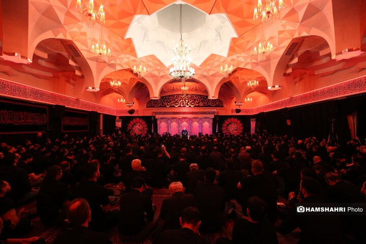 مراسم عزاداری شیخ حسین انصاریان در حسینیه هدایت