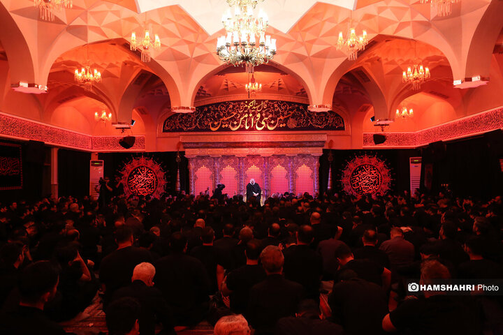 مراسم عزاداری شیخ حسین انصاریان در حسینیه هدایت