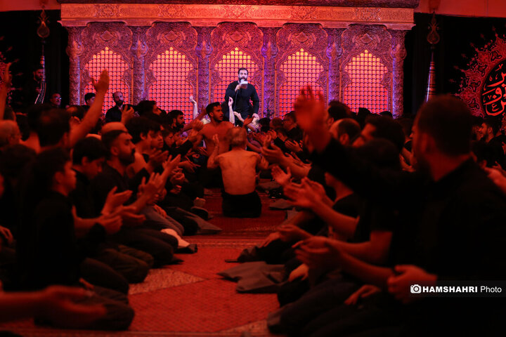 مراسم عزاداری شیخ حسین انصاریان در حسینیه هدایت