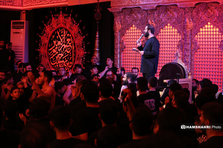 مراسم عزاداری شیخ حسین انصاریان در حسینیه هدایت