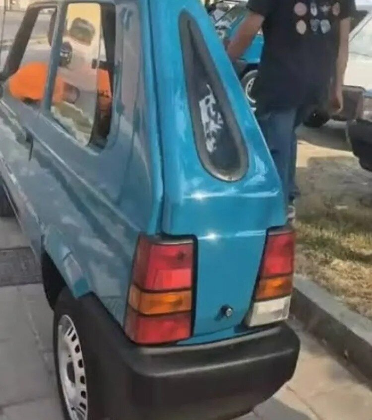 ماشینی که فقط ۵۰ سانتیمتر عرض دارد | باریکترین در دنیا | عکس