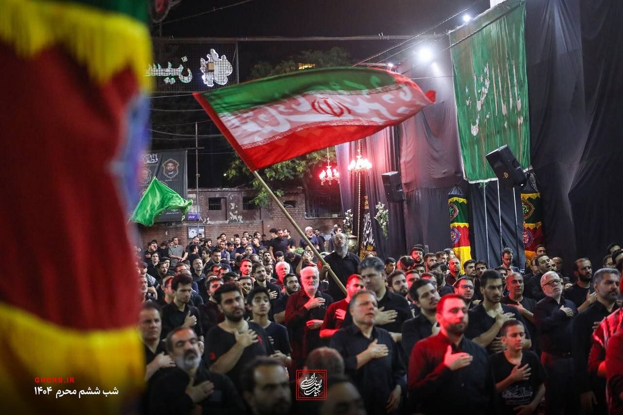 برافراشتن پرچم ایران در هیات های عزاداری محرم | تصاویر