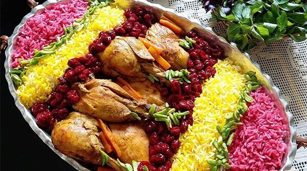 طرز تهیه آلبالو پلوی مجلسی با مرغ؛ یک غذای خوشمزه و خوش عطر تابستانی