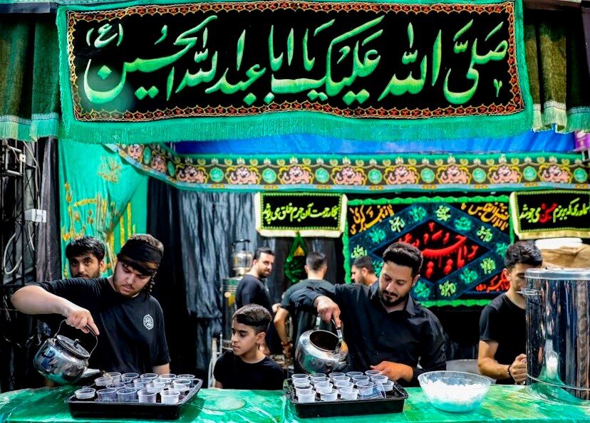 سوگواری با نوای مداحان در کوچه های پایتخت