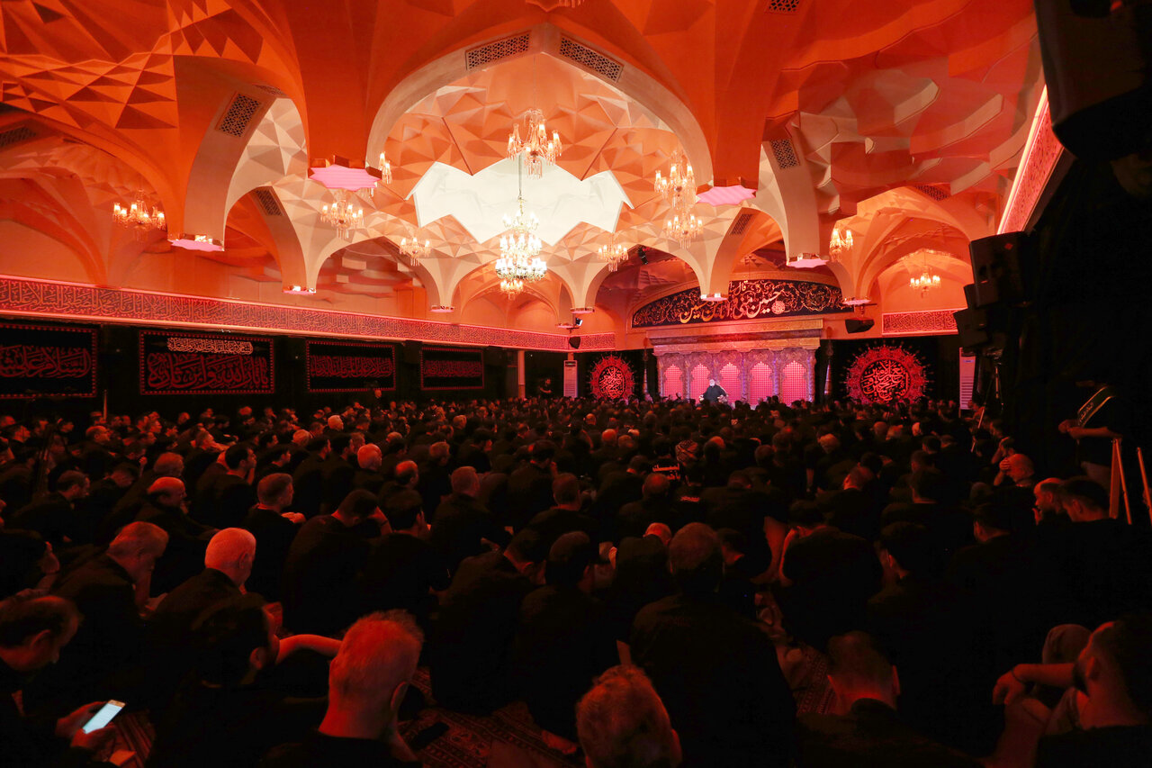 گزارشی تصویری از حسینیه هدایت | حسین(ع)، کشتی نجات