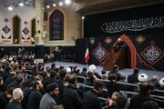عزاداری شب تاسوعا در جوار حسینیه امام خمینی(ره) و محل عروج ملکوتی رهبر شهید انقلاب