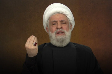 نعیم قاسم: راه نجات، هدایت شما توسط امام خامنه‌ای است