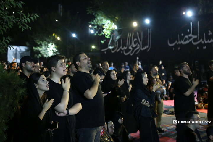 مراسم شب عاشورا با مداحی مجید بنی فاطمه