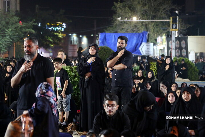 مراسم شب عاشورا با مداحی مجید بنی فاطمه