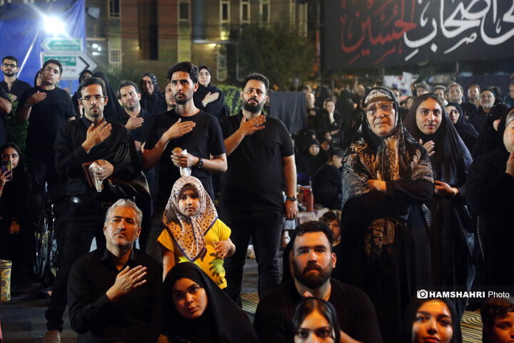 مراسم شب عاشورا با مداحی مجید بنی فاطمه