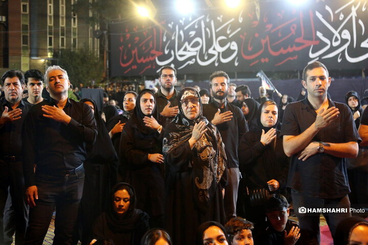 مراسم شب عاشورا با مداحی مجید بنی فاطمه