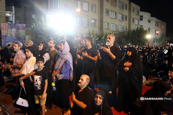 مراسم شب عاشورا با مداحی مجید بنی فاطمه