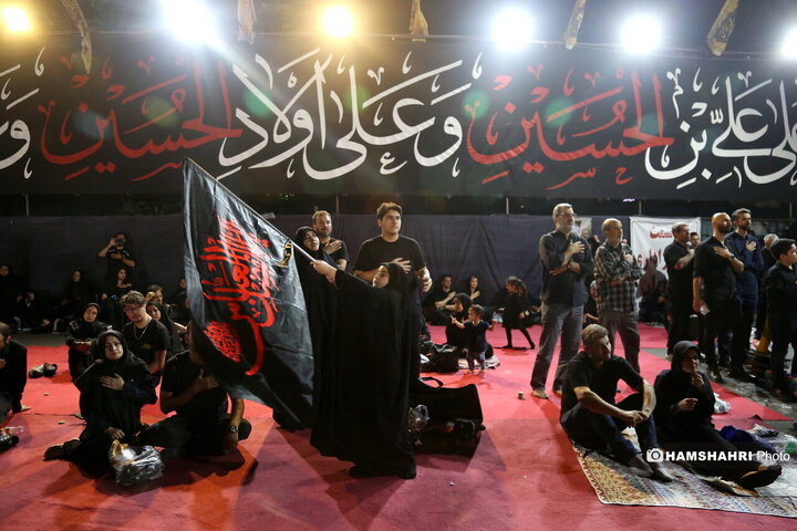 مراسم شب عاشورا با مداحی مجید بنی فاطمه
