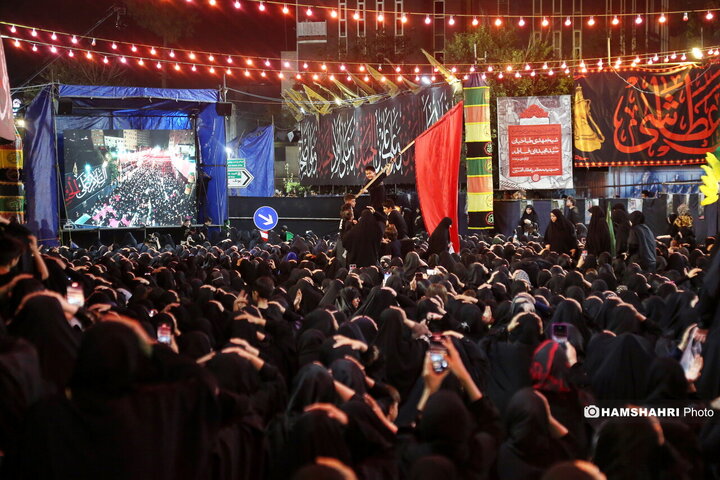 مراسم شب عاشورا با مداحی مجید بنی فاطمه