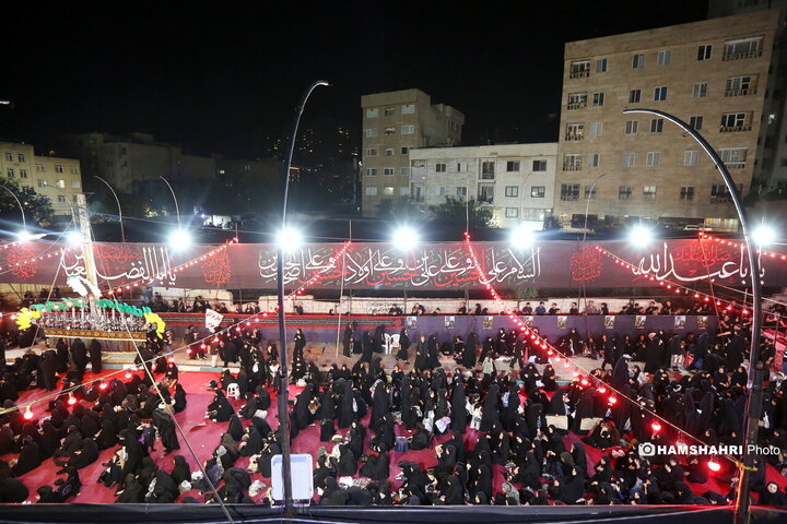 مراسم شب عاشورا با مداحی مجید بنی فاطمه
