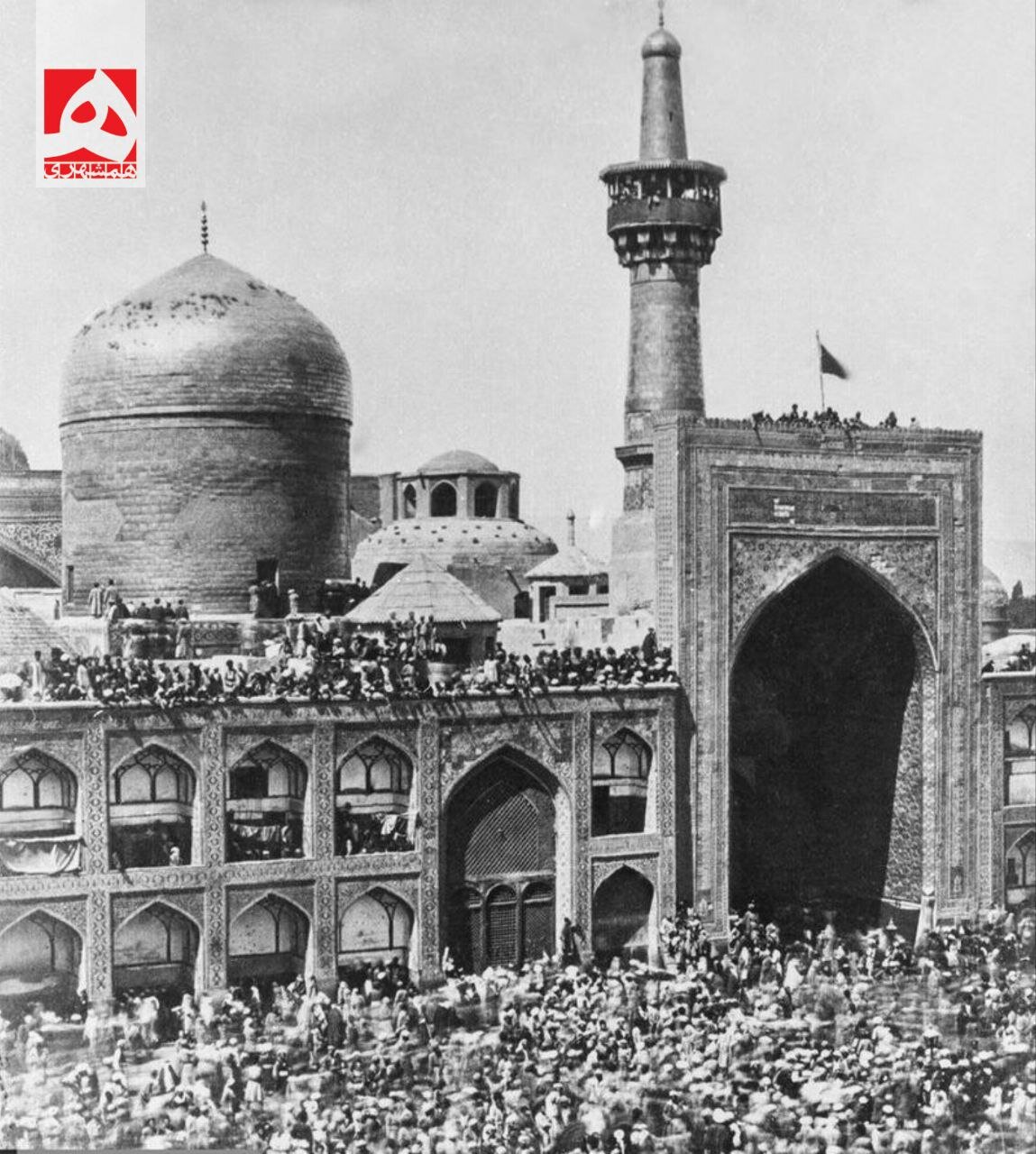 مراسم عاشورای ۱۳۷ سال قبل در حرم مطهر رضوی | عکس