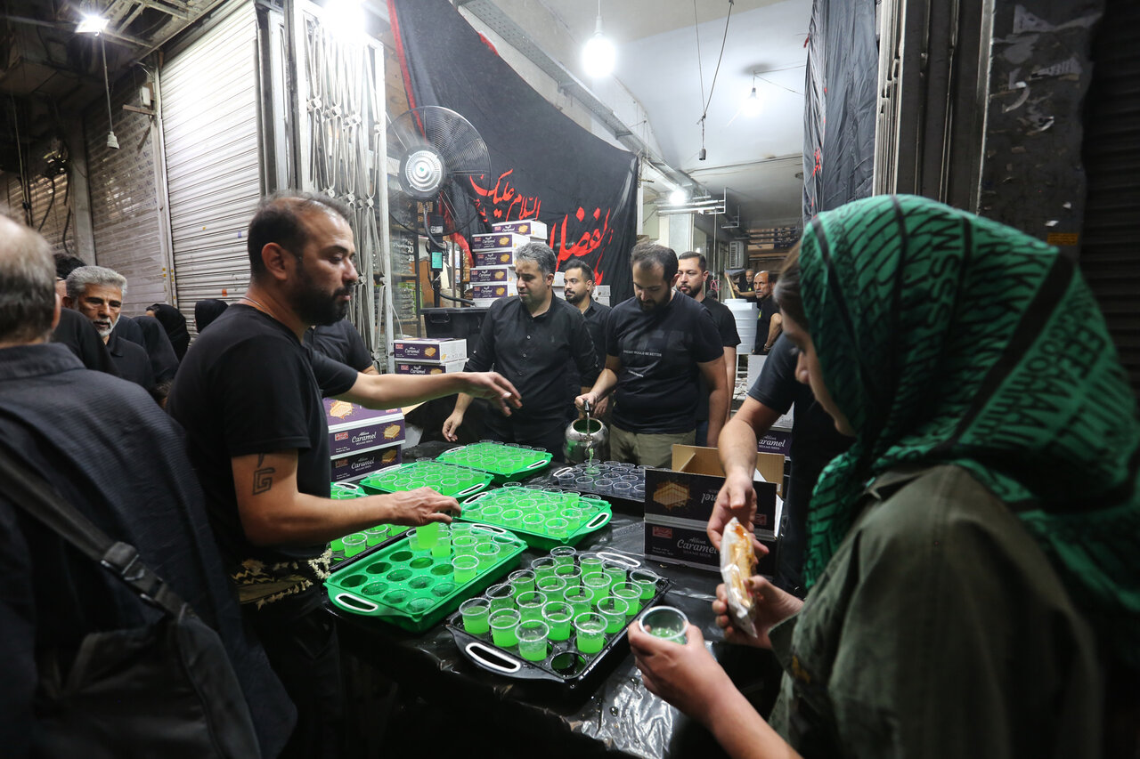 تهران سیاهپوش حسین(ع) | تصاویری از مراسم عاشورا در نقاط مختلف تهران