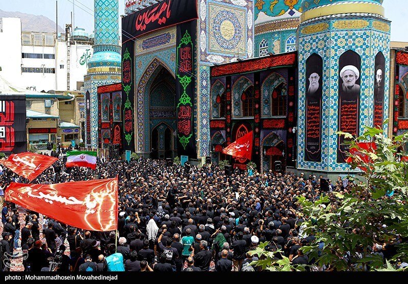 نوای ماندگار عاشورا | از دسته مردم نیجریه در تهران تا عکس یادگاری با پرچم ایران